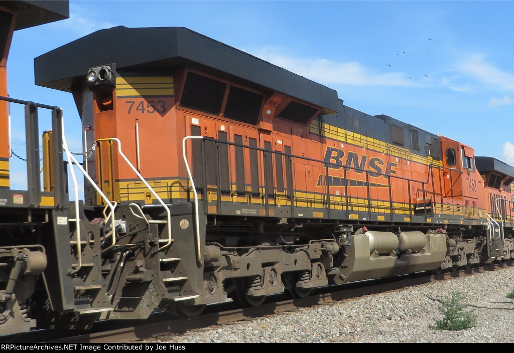 BNSF 7453